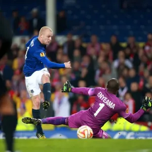 Naismith's Shot: Everton vs. Lille in Europa League Action