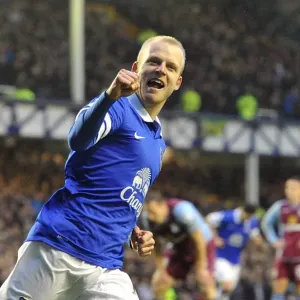 Naismith's Strike: Everton's First Goal Against Aston Villa in BPL (01-02-2014) Naismith's Strike: Everton's First Goal Against Aston Villa in BPL (01-02-2014)