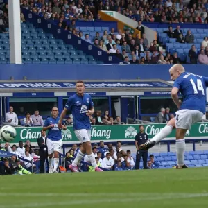 Naismith's Tribute Goal: Everton's Opening Strike Against FC Porto (Leon Osman Testimonial) Naismith's Tribute Goal: Everton's Opening Strike Against FC Porto (Leon Osman Testimonial)