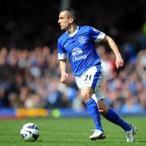 Osman's Strike: Everton Claims Hard-Fought Victory Over Fulham in Premier League (Everton 1-0) Osman's Strike: Everton Claims Hard-Fought Victory Over Fulham in Premier League (Everton 1-0)