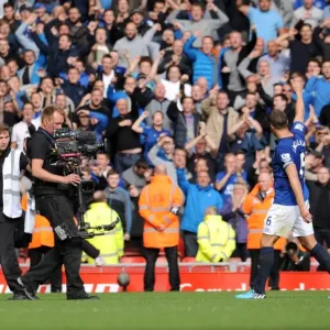 Phil Jagielka Greets Liverpool Fans Amidst Intense Anfield Rivalry (BPL: Everton vs. Liverpool) Phil Jagielka Greets Liverpool Fans Amidst Intense Anfield Rivalry (BPL: Everton vs. Liverpool)