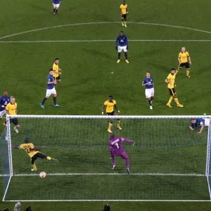 Phil Jagielka Scores Everton's Second Goal in Europa League Match Against Lille