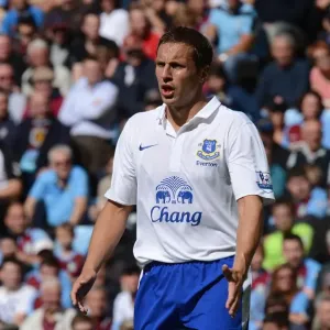 Phil Jagielka's Lead: Everton's Triumph over Aston Villa (BPL, Villa Park, 25-08-2012)