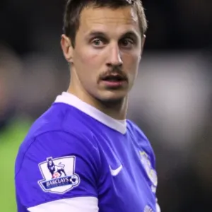 Phil Jagielka's Leadership: Everton Holds Arsenal to a Draw at Goodison Park (Everton 1-1 Arsenal, November 28, 2012)