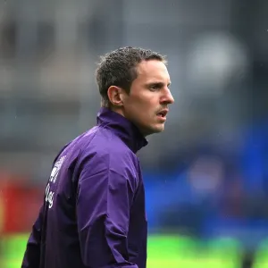 Phil Jagielka's Unwavering Concentration: Everton's Captain in Prematch Focus at Crystal Palace Phil Jagielka's Unwavering Concentration: Everton's Captain in Prematch Focus at Crystal Palace