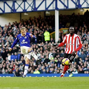 Phil Neville in Action: Everton vs. Sunderland, Barclays Premier League (08/09)