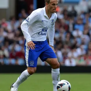 Phil Neville's Leadership: Everton's Triumph over Aston Villa (3-1, 25-08-2012)