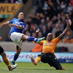 Pienaar vs. Zubar: A Premier League Battle at Molineux Pienaar vs. Zubar: A Premier League Battle at Molineux