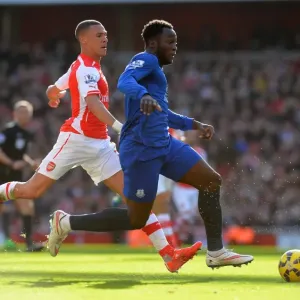 Premier League Showdown: Gibbs Chases Lukaku at Emirates Stadium - Arsenal vs. Everton