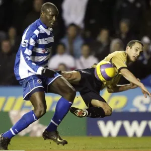 Reading v Everton Leon Osman of Everton in action with Ibrahima Sonko of Reading Reading v Everton Leon Osman of Everton in action with Ibrahima Sonko of Reading