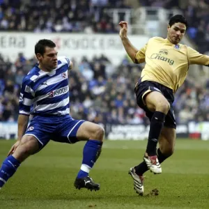 Reading v Everton Mikel Arteta of Everton in action Graeme Murty of Reading Reading v Everton Mikel Arteta of Everton in action Graeme Murty of Reading