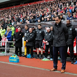 Roberto Martinez and Everton Team Observe Minutes Silence at Stadium of Light (Sunderland vs. Everton, Barclays Premier League, 12-04-2014)