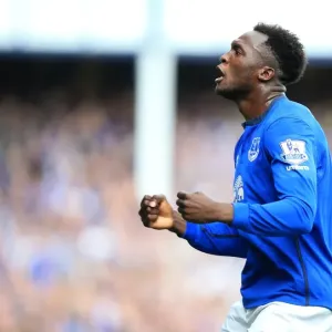 Romelu Lukaku Scores the Opener: Everton's Exciting Win Against Crystal Palace (Barclays Premier League, Goodison Park)