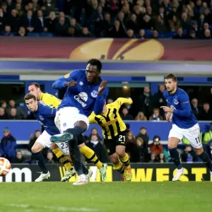 Romelu Lukaku Scores Penalty: Everton's First Goal in UEFA Europa League Clash Against Young Boys Romelu Lukaku Scores Penalty: Everton's First Goal in UEFA Europa League Clash Against Young Boys