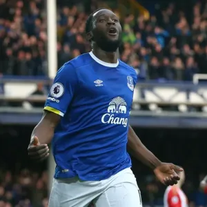 Romelu Lukaku's Brace: Everton Takes 2-0 Lead Against Sunderland (Premier League, Goodison Park) Romelu Lukaku's Brace: Everton Takes 2-0 Lead Against Sunderland (Premier League, Goodison Park)