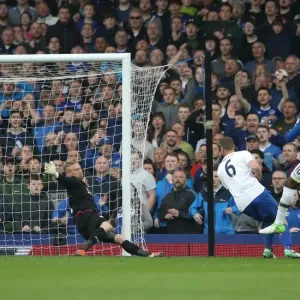 Romelu Lukaku's Brace: Everton's Fourth Goal vs. Leicester City (Premier League 2016-17) Romelu Lukaku's Brace: Everton's Fourth Goal vs. Leicester City (Premier League 2016-17)