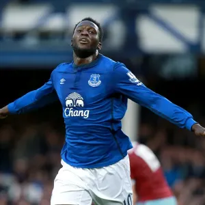 Romelu Lukaku's Thrilling First Goal: Everton vs. West Ham United, Premier League