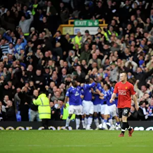Rooney's Disappointment: Fellaini Scores First Goal for Everton Against Manchester United (08/09)