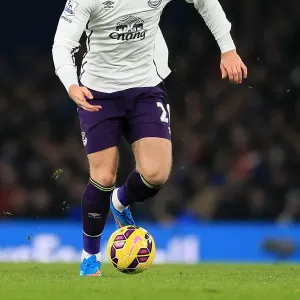 Ross Barkley in Action: Chelsea vs. Everton, Premier League Showdown at Stamford Bridge