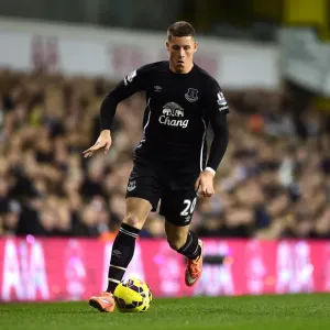 Ross Barkley in Action: Everton vs. Tottenham Hotspur, Premier League Showdown at White Hart Lane