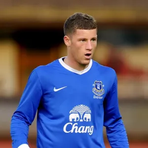 Ross Barkley in Action: Everton's Pre-Season Thriller at Tannadice Park Against Dundee United