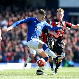 Ross Barkley vs Matt Ritchie: Battle for Ball in Everton vs AFC Bournemouth Premier League Clash Ross Barkley vs Matt Ritchie: Battle for Ball in Everton vs AFC Bournemouth Premier League Clash