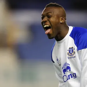 Royston Drenthe vs Arsenal: A Premier League Battle at Goodison Park (21 March 2012) Royston Drenthe vs Arsenal: A Premier League Battle at Goodison Park (21 March 2012)