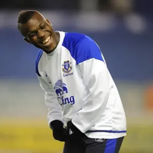 Royston Drenthe vs Arsenal: A Premier League Showdown at Goodison Park (21 March 2012) Royston Drenthe vs Arsenal: A Premier League Showdown at Goodison Park (21 March 2012)