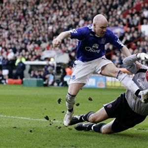 Sheffield United v Everton - Andrew Johnson in action against Paddy Kenny