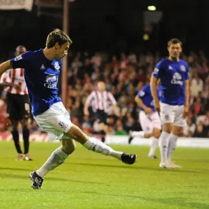 Soccer - Carling Cup - Third Round - Brentford v Everton - Griffin Park Soccer - Carling Cup - Third Round - Brentford v Everton - Griffin Park