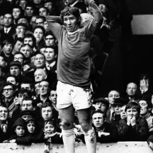 Soccer - Football League Division One - Liverpool v Everton Soccer - Football League Division One - Liverpool v Everton