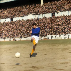 Soccer - Football League Division One - Tottenham Hotspur v Everton - White Hart Lane Soccer - Football League Division One - Tottenham Hotspur v Everton - White Hart Lane