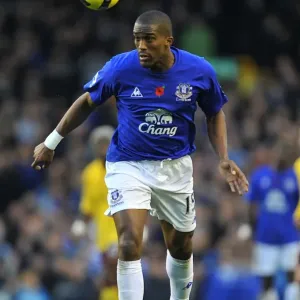 Steely Defender: Sylvain Distin's Everton Legacy Steely Defender: Sylvain Distin's Everton Legacy