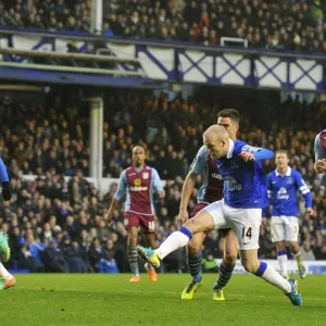 Steven Naismith Scores the Opener: Everton 2-1 Aston Villa (Goodison Park, Barclays Premier League, 01-02-2014) Steven Naismith Scores the Opener: Everton 2-1 Aston Villa (Goodison Park, Barclays Premier League, 01-02-2014)