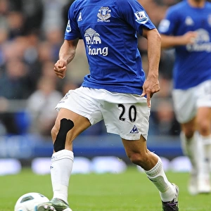 Steven Pienaar in Action: Everton vs Newcastle United, Premier League, Goodison Park