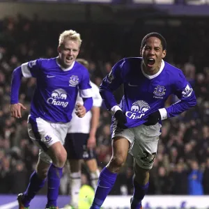 Steven Pienaar's Stunner: Everton's Game-Changing Goal vs. Tottenham Hotspur (9-12-2012) Steven Pienaar's Stunner: Everton's Game-Changing Goal vs. Tottenham Hotspur (9-12-2012)