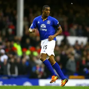 Sylvain Distin Leads Everton Past Tamworth in FA Cup Third Round (07.01.2012) Sylvain Distin Leads Everton Past Tamworth in FA Cup Third Round (07.01.2012)