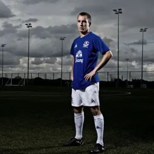 Tenacious Midfielder: Leon Osman's Unyielding Spirit in Everton Football Club Tenacious Midfielder: Leon Osman's Unyielding Spirit in Everton Football Club