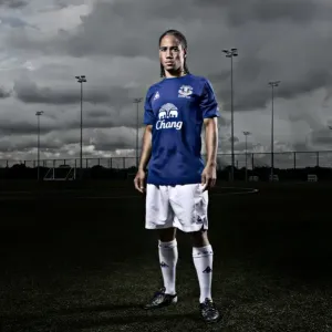 Tenacious Midfielder: Steven Pienaar of Everton Football Club Tenacious Midfielder: Steven Pienaar of Everton Football Club