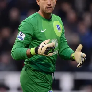 Thrilling 2-2 Draw at Craven Cottage: Tim Howard's Unforgettable Performance for Everton Thrilling 2-2 Draw at Craven Cottage: Tim Howard's Unforgettable Performance for Everton