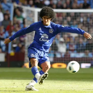 Thunderous Performance: Marouane Fellaini's Unforgettable Game Against Aston Villa (Everton vs. Aston Villa, Barclays Premier League, 2010) Thunderous Performance: Marouane Fellaini's Unforgettable Game Against Aston Villa (Everton vs. Aston Villa, Barclays Premier League, 2010)
