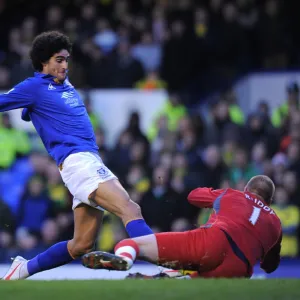 Barclays Premier League Photographic Print Collection: 17 December 2011, Everton v Norwich City