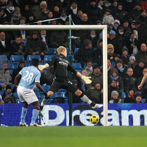 Tim Cahill Scores Opening Goal: Manchester City vs. Everton, Barclays Premier League (2010) Tim Cahill Scores Opening Goal: Manchester City vs. Everton, Barclays Premier League (2010)