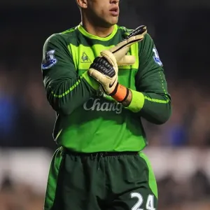 Tim Howard in Action: Everton vs. Reading, FA Cup Fifth Round at Goodison Park (01 March 2011) Tim Howard in Action: Everton vs. Reading, FA Cup Fifth Round at Goodison Park (01 March 2011)
