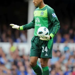 Tim Howard in Action: Everton vs. Wolverhampton Wanderers, Barclays Premier League (2010) Tim Howard in Action: Everton vs. Wolverhampton Wanderers, Barclays Premier League (2010)