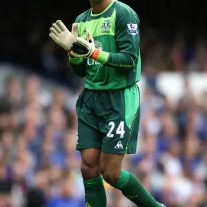 Tim Howard: Ever-Resilient Guardian of Everton's Goal Tim Howard: Ever-Resilient Guardian of Everton's Goal