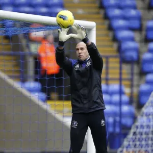 Tim Howard: Everton's Focused Goalkeeper Gears Up for Bolton Wanderers Clash Tim Howard: Everton's Focused Goalkeeper Gears Up for Bolton Wanderers Clash