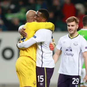 Tim Howard and Sylvain Distin's Emotional Europa League Reunion: Everton's Victory Celebration