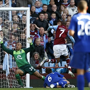Tim Howard's Dramatic Save: Denying Ashley Young's Goal Attempt in the Barclays Premier League (Aston Villa vs. Everton, 29 August 2010)