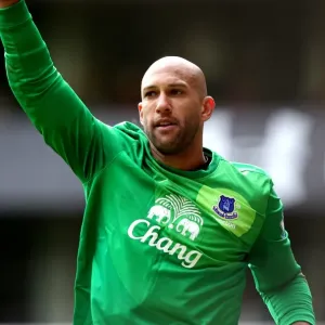 Tim Howard's Epic Save: Tottenham Hotspur vs. Everton (2013) - A 2-2 Draw at White Hart Lane Tim Howard's Epic Save: Tottenham Hotspur vs. Everton (2013) - A 2-2 Draw at White Hart Lane
